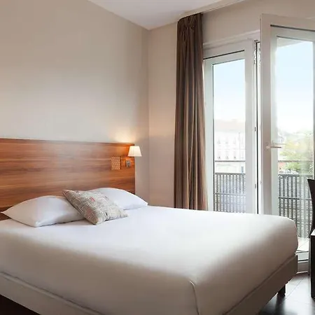 Hotel The Originals City, Gare