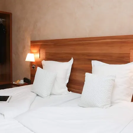 Otel The Originals City, Gare