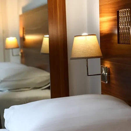 Hotel The Originals City, Gare Colmar