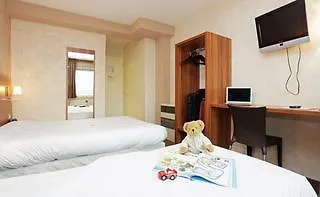 Hotel The Originals City, Gare